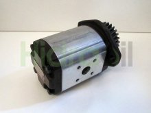 Thumbnail of RE210000 John Deere hydraulic gear pump 28 cm3