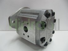 Thumbnail of SNP3/44DSC07 Sauer Danfoss Turolla hydraulic gear pump 44 cm3 with splined shaft 13 teeth