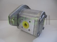 Thumbnail of OEM132 Bobcat hydraulic gear pump with splined shaft 