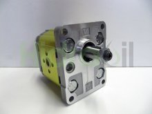 Thumbnail of X2U4102EOOA Vivoil hydraulic gear motor 4.2 cm3 tapered shaft 1:8