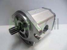 Thumbnail of SKP2/25SSC06F Sauer Danfoss Turolla hydraulic gear pump 25 cm3 with 11 teeth splined shaft