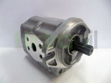 Main image of 13657-10201 TCM Komatsu hydraulic gear pump