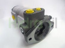 Thumbnail of C28.0/22.4L37192 190020 Dynamatic Sauer Danfoss hydraulic double gear pump 28+22,4 cm3 splined shaft