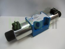 Thumbnail of DG4V 5 6CJ M U H6 20 Eaton Vickers directional control valve 4/3 CETOP 5 NG10 24V DC 