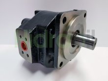 Image 152801 M3C2208G5B25D David Brown Hydreco hydraulic gear motor bi-directional with cylindrical shaft