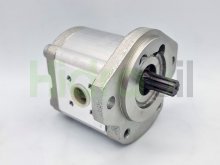 Thumbnail of 0510225013 Rexroth hydraulic gear pump 4 cm3 SAE z9 splined shaft SAE-A flange CW rotation