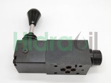 Thumbnail of DG17V-3-0C-60 Eaton Vickers directional control valve NG6 lever operated